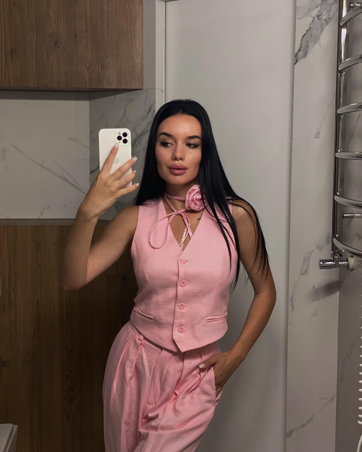 Julia — photo 1