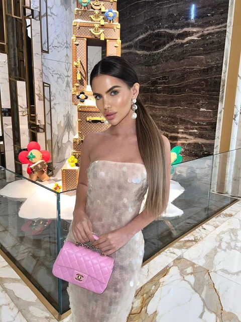Aviana escort in Berlin