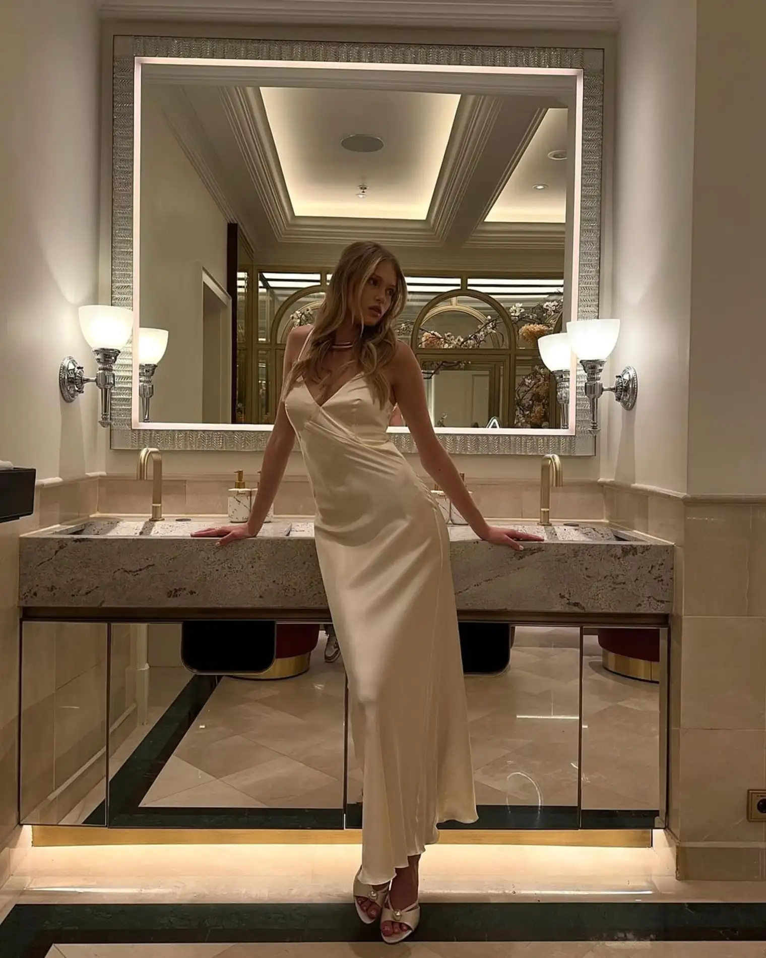 Caroline escort in Paris