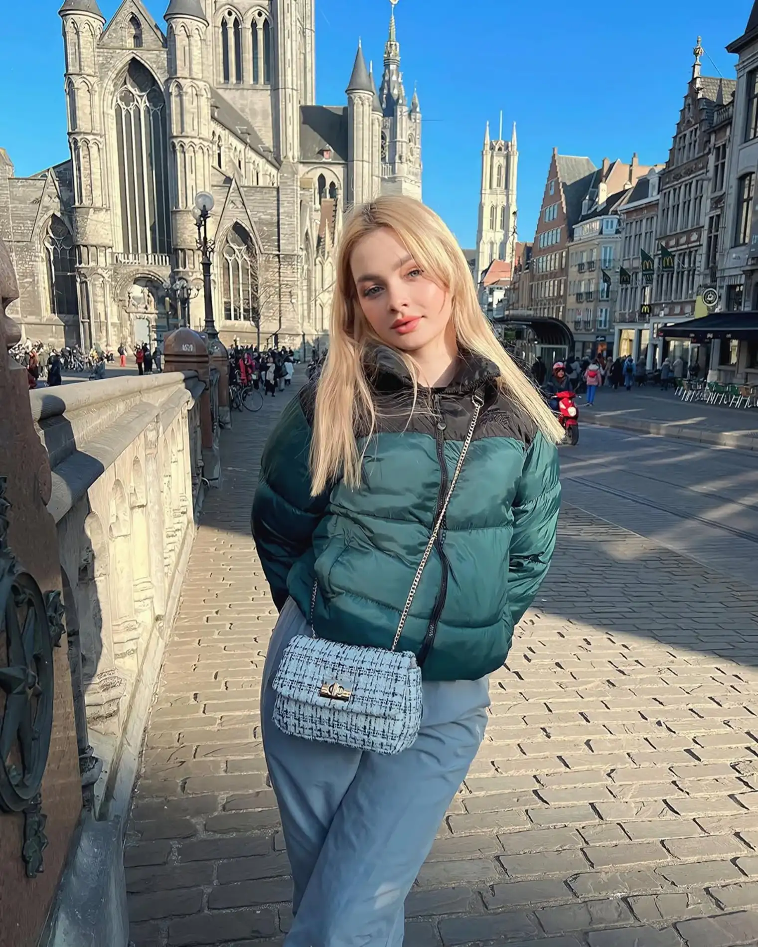 Charlotte escort in Paris