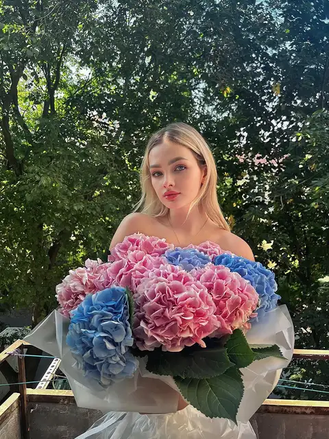 Charlotte escort in Paris