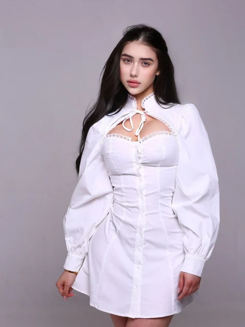 Coralie escort in Berlin