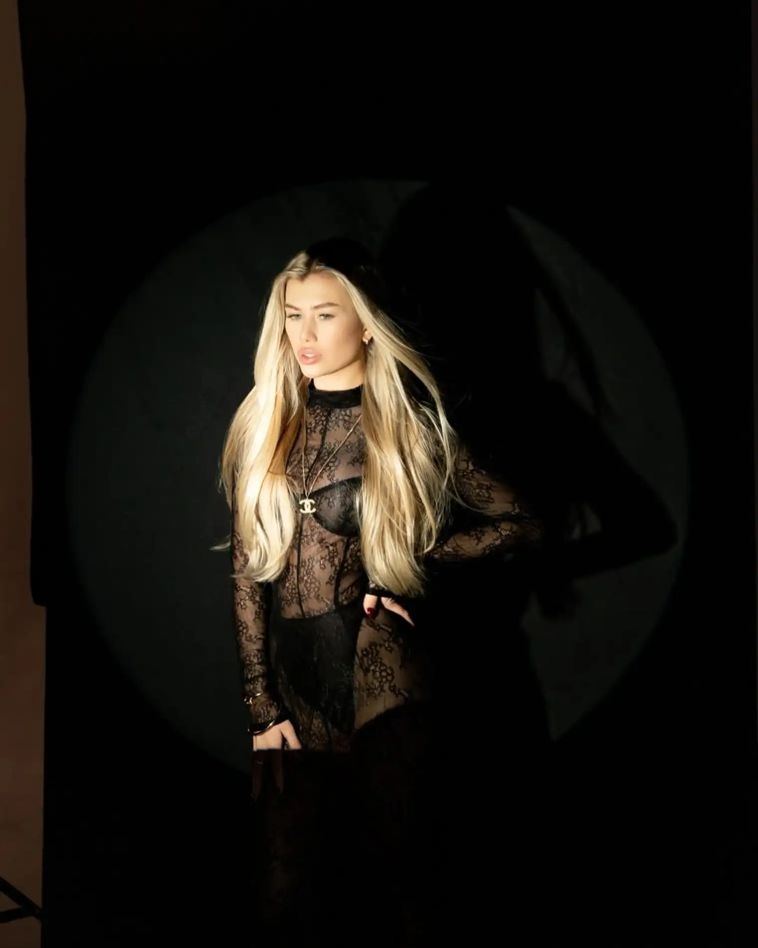 Felicity escort in Paris