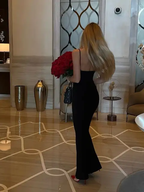 Felicity escort in Paris