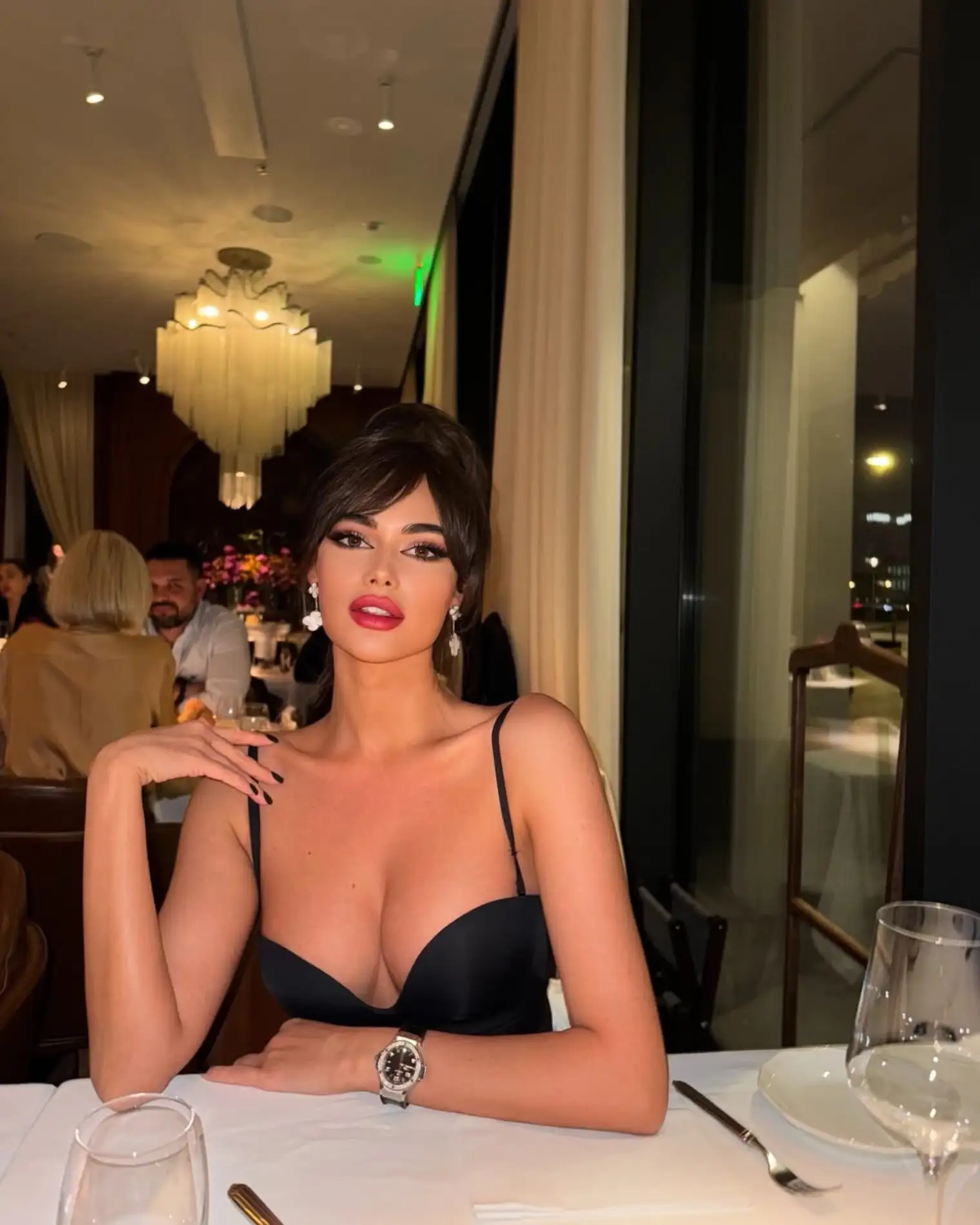 Helena escort in Paris