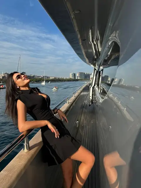 Helena escort in Paris