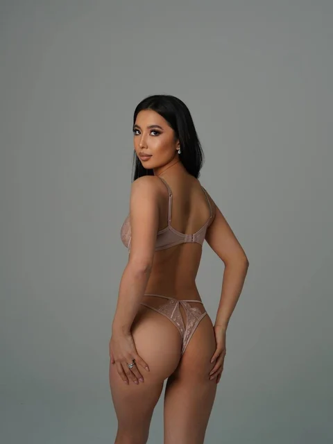 Idalia escort in London
