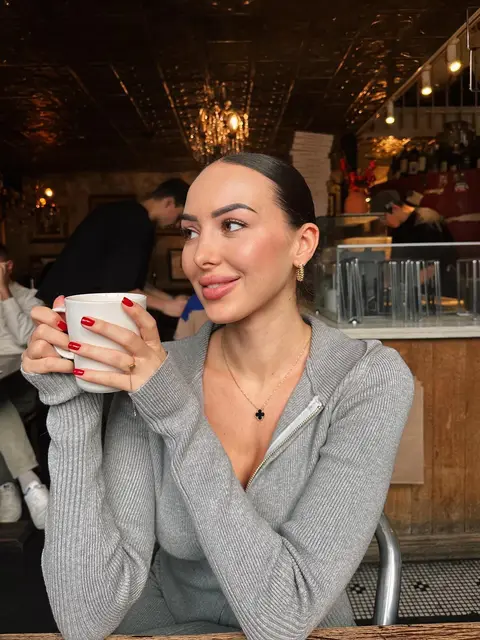 Juliette escort in Paris