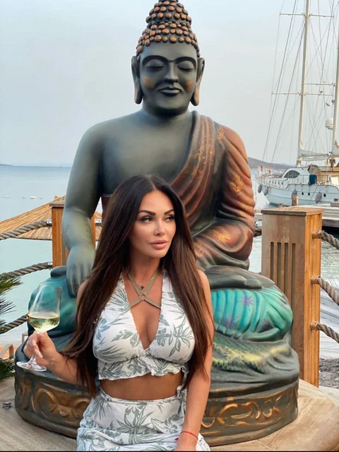 Katya escort in London