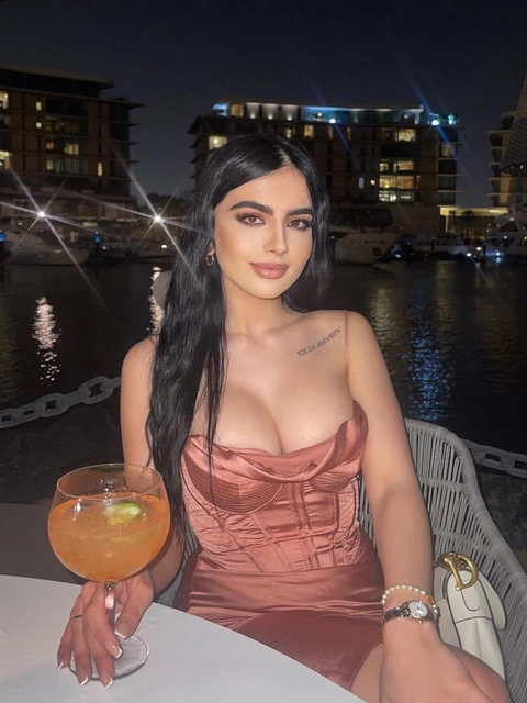 Leilani escort in London