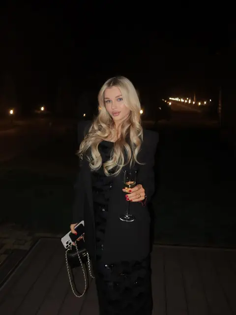 Madeleine escort in Paris