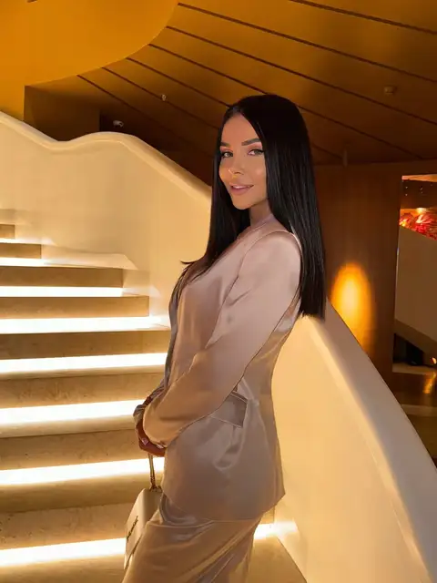 Margot escort in Paris