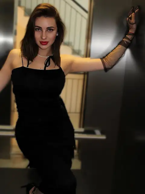 Penelope escort in Paris