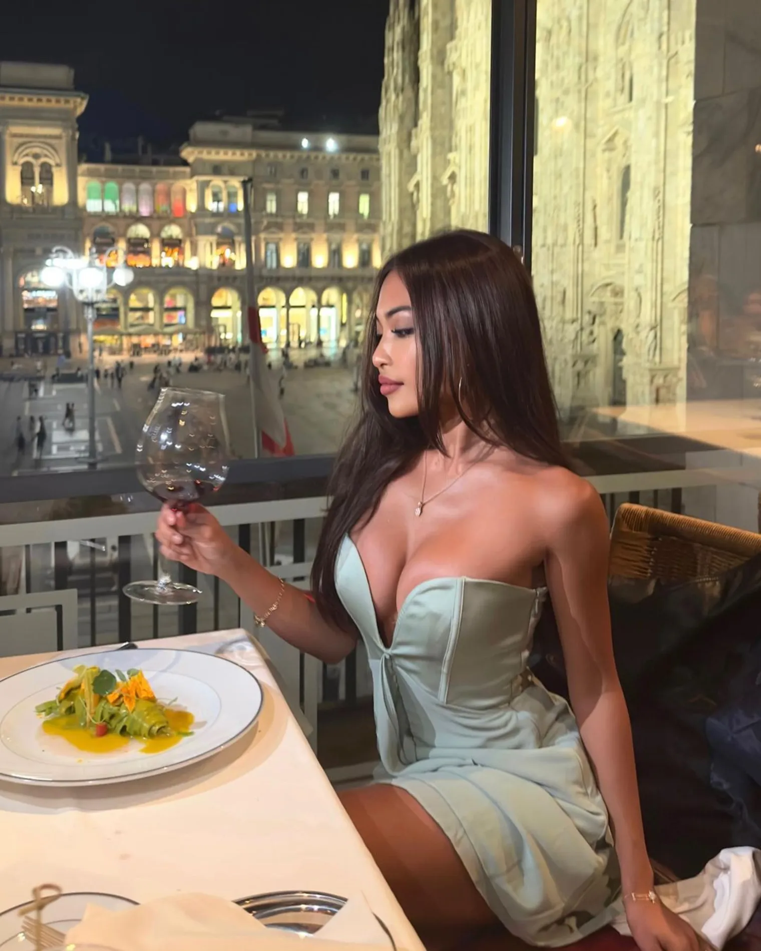 Rosalind escort in Paris