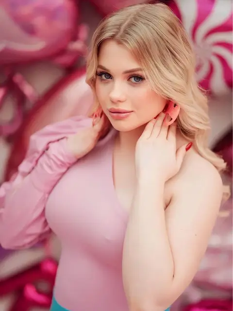 Solange escort in Paris