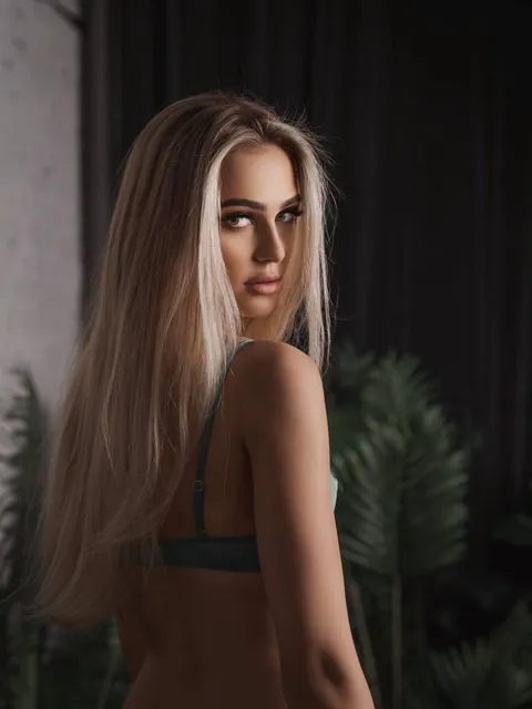 Solenne escort in London