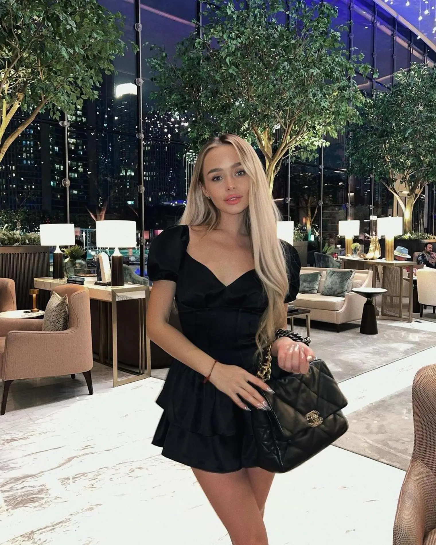 Tegan escort in Paris