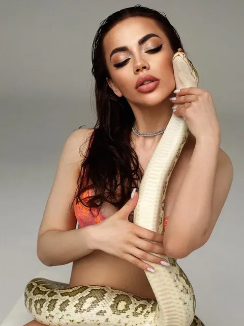 Thalia escort in London