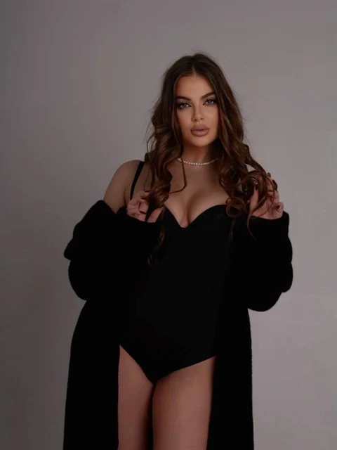 Thyra escort in London