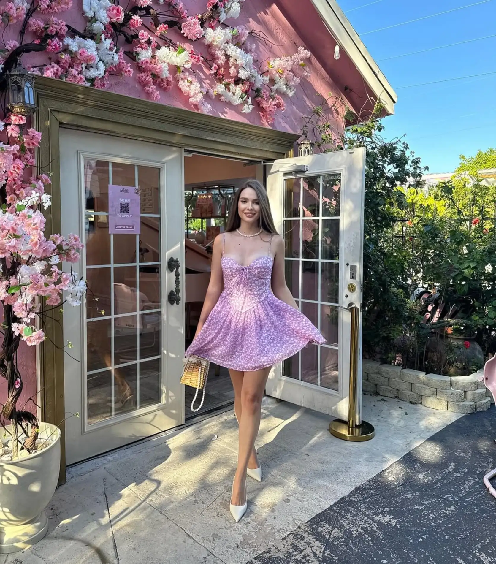 Victoria escort in Paris