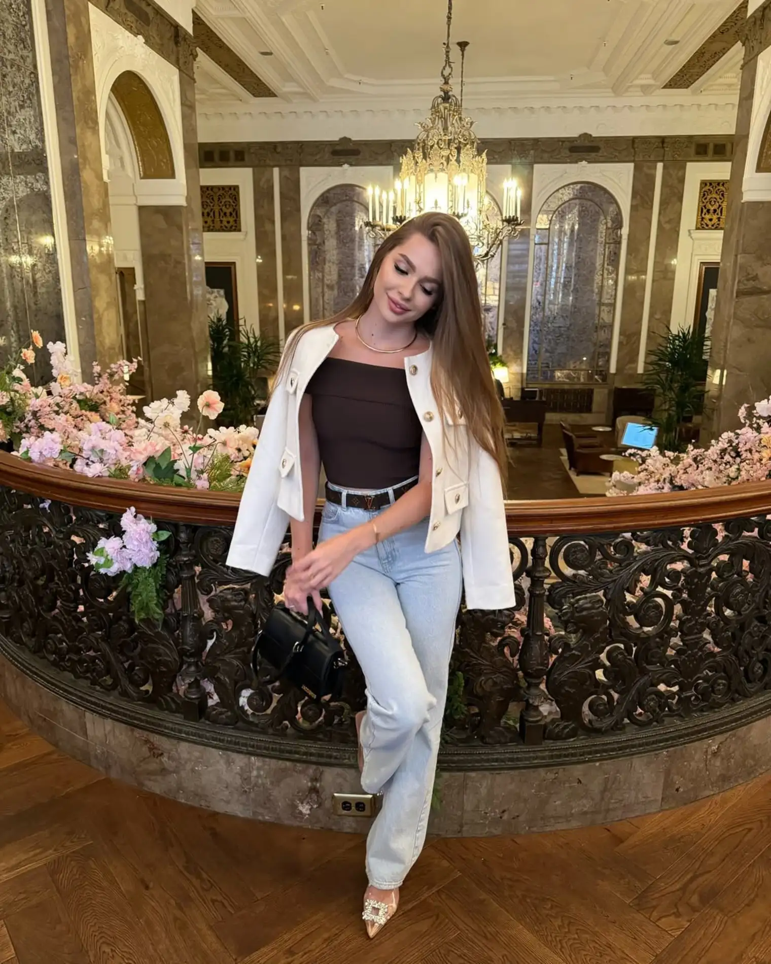 Victoria escort in Paris
