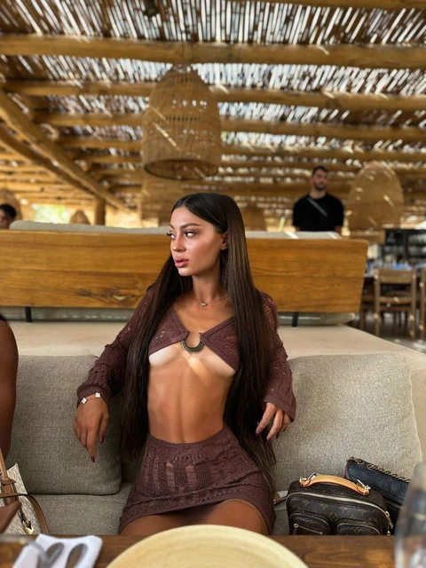 Violet escort in Berlin