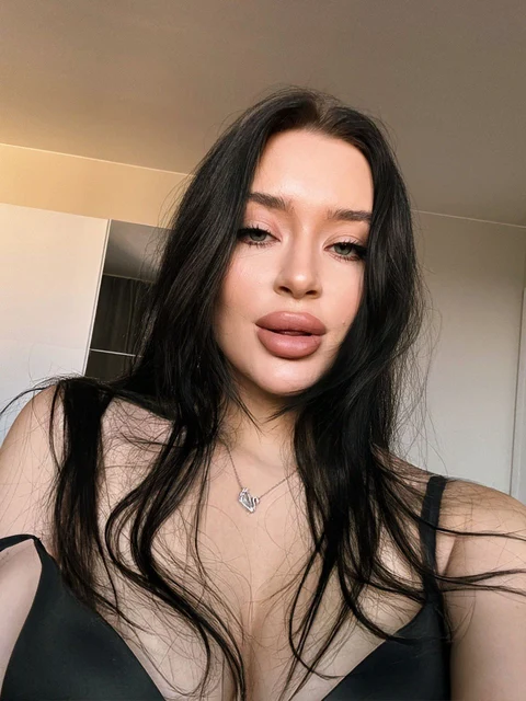 Wynona escort in London