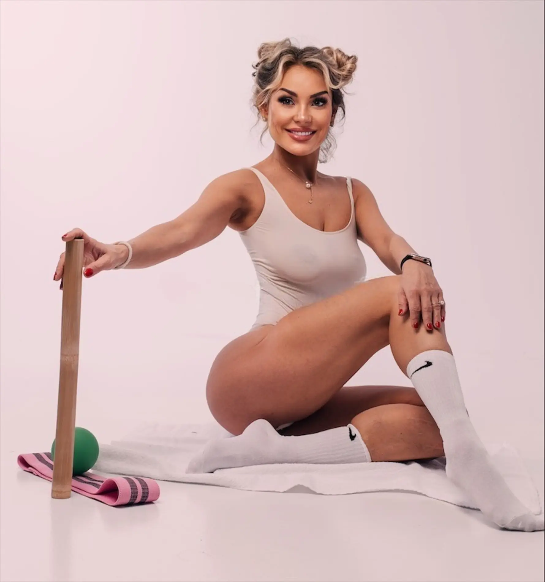 Xavia escort in Dubai
