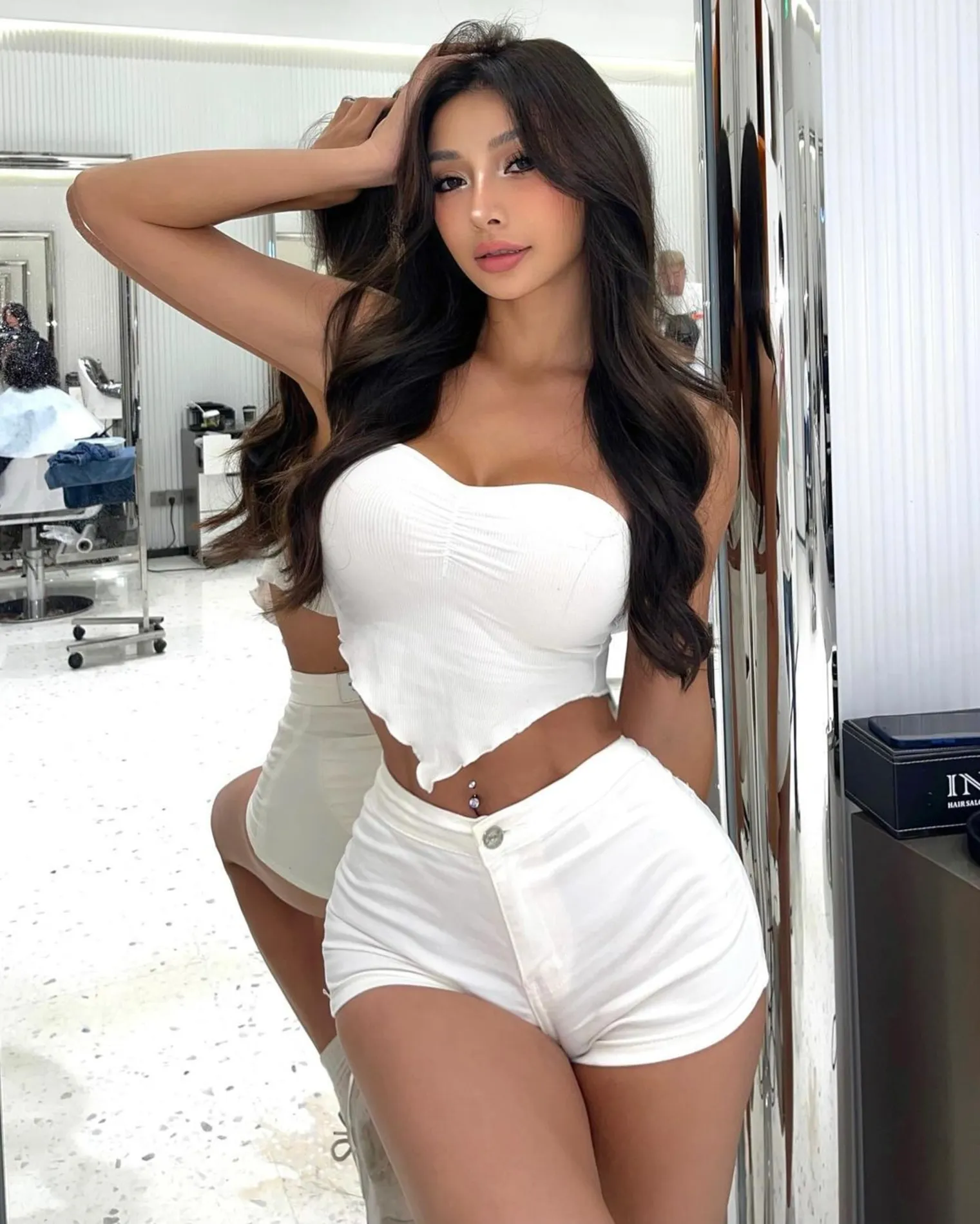 Zinnia escort in Dubai