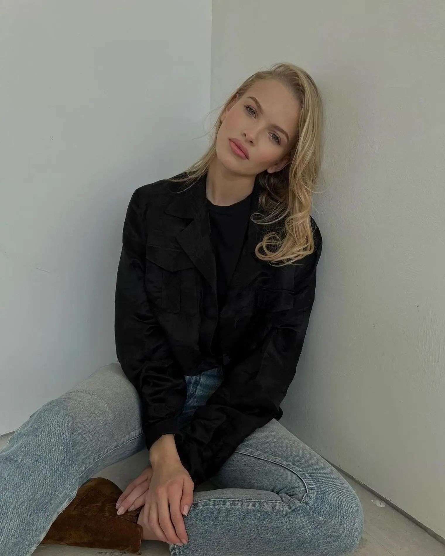 Zinnia escort in Paris