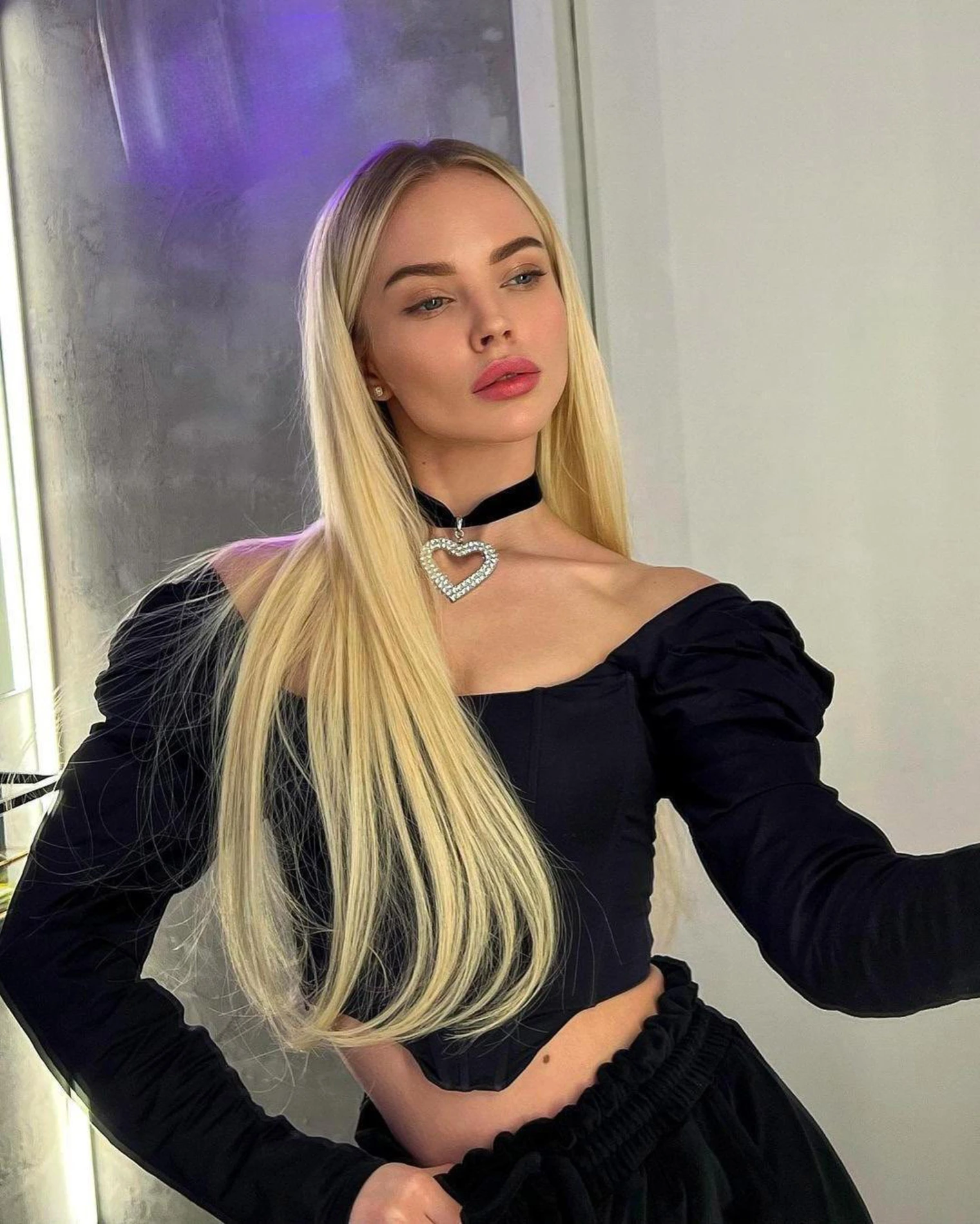 Zoelle escort in Paris