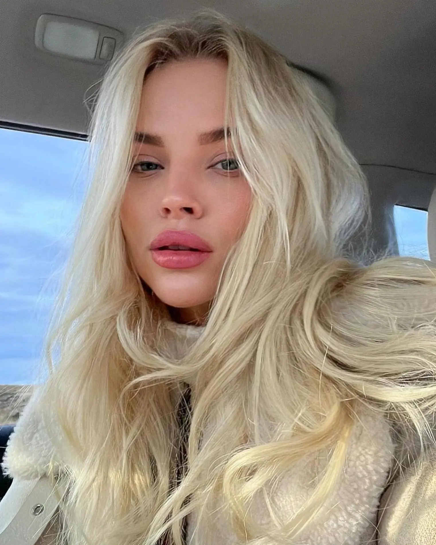 Zoelle escort in Paris