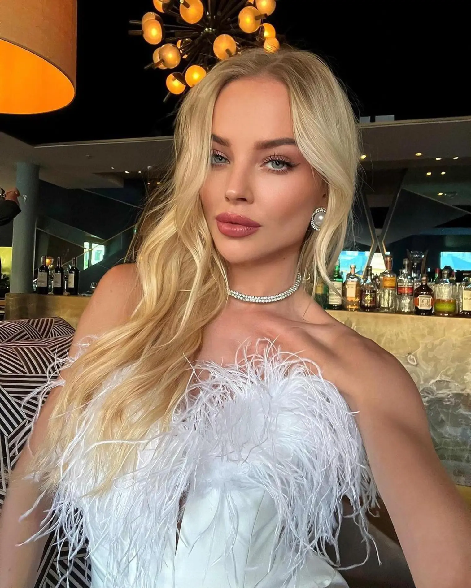 Zoelle escort in Paris